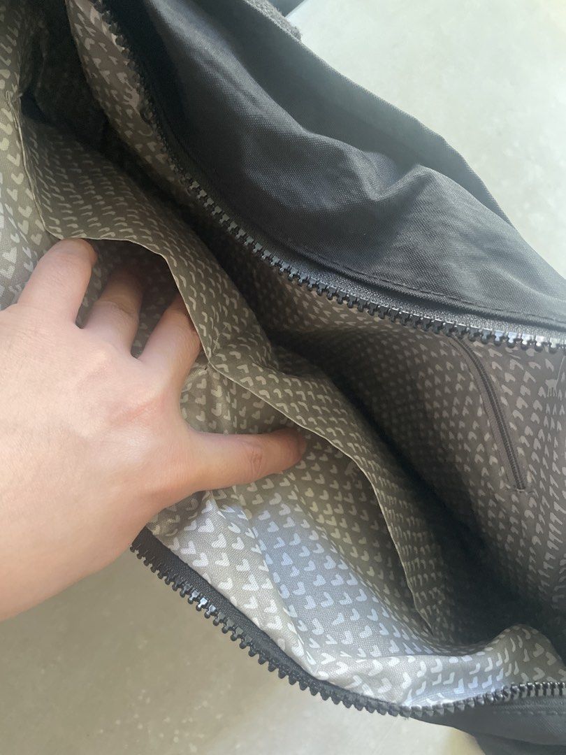 Kipling Tote Bag (Category: Tote Bags) located in Tuguegarao City. Submitted by tobybailey (Listing ID 1429917182, Image 3). Description: .
