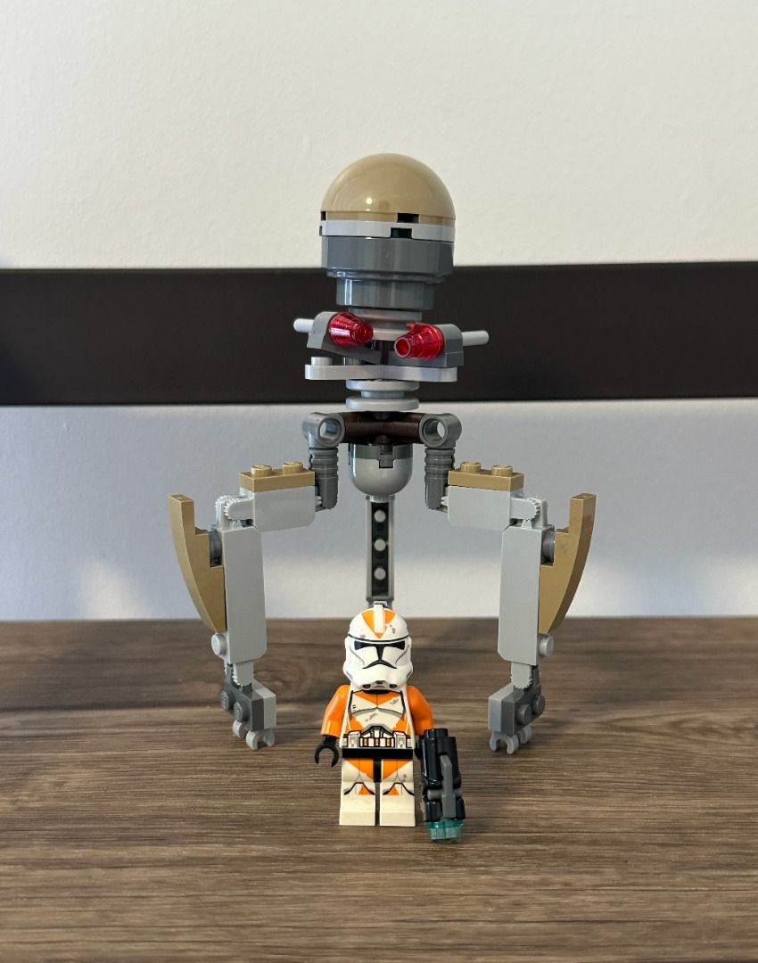 Lego Star Wars Utupau Trooper and Tri-Droid (Category: Lego & Building Sets) located in Quezon City. Submitted by anothermanstrash123 (Listing ID 1429885240, Image 1). Description: Includes one Clone Trooper and the Tri-Droid from 75036 Shipping via Grab/Lalamove only, within Metro Manila MOP: Gcash .