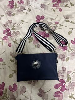 （分類：）位於 。 由 hellohelloseller 提交（商品編號 1429951288，圖片 1）。簡介： 。