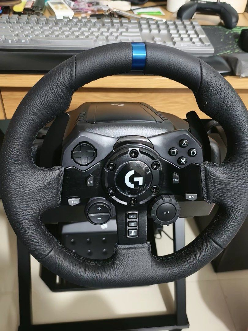 Logitech G923 Racing Wheel with Stand for PC / PS5, Video Gaming ...