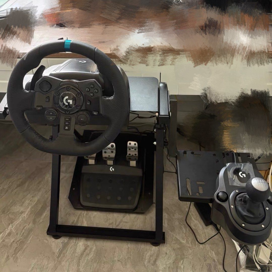 Logitech G923 Racing Wheel with Stand for PC / PS5, Video Gaming ...