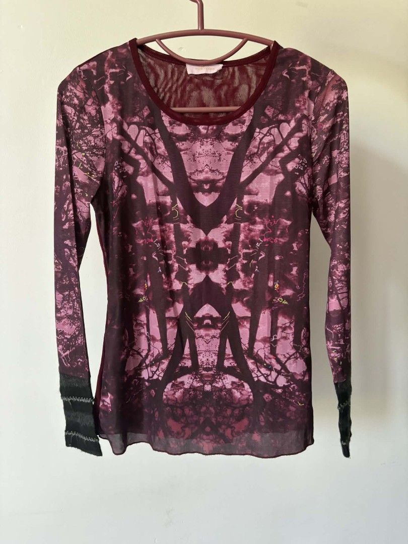 Long Sleeve Printed Top Mesh cop copine inspired (Category: Longsleeves) located in Quezon City. Submitted by ibrakefordogs (Listing ID 1429934993, Image 1). Description: fits xs-m stretchable.