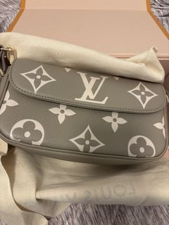 （分類：）位於 。 由 silver.silver 提交（商品編號 1429899672，圖片 1）。簡介： 。
