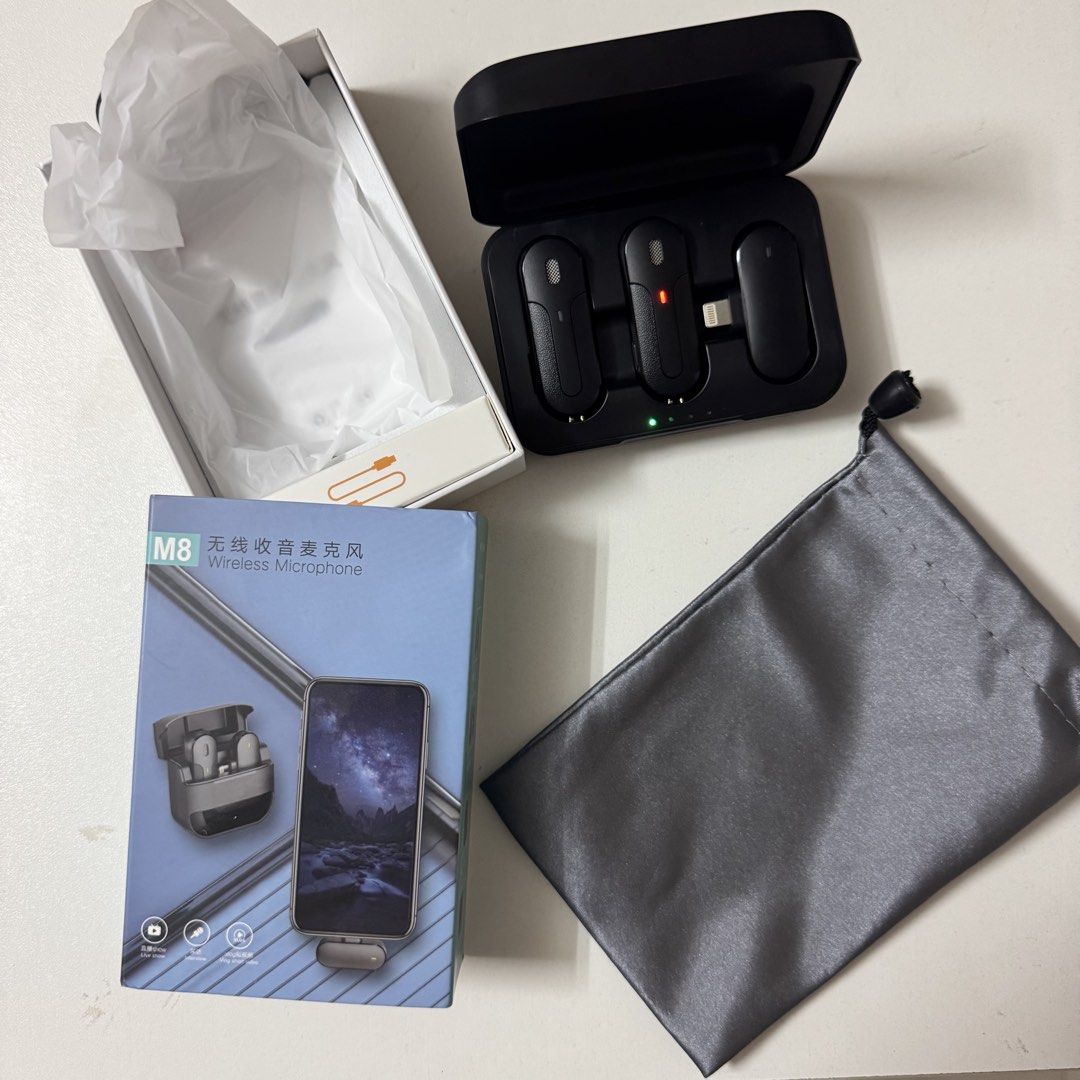 M8 Wireless Microphone Set - Brand New