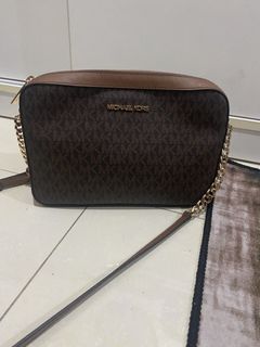 (Category: ) located in . Submitted by amyfinaz (Listing ID 1429912491, Image 1). Description: .