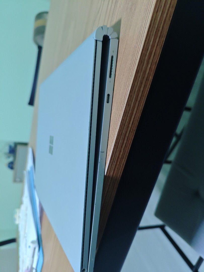 Microsoft Surface Book 2 with i5 processor445415501249259521