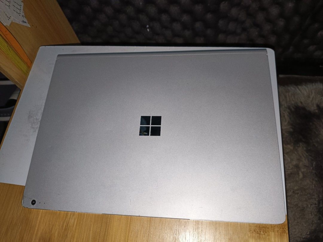 Microsoft Surface Book 2 - Intel Core i7 - GTX 1050445929272819077124