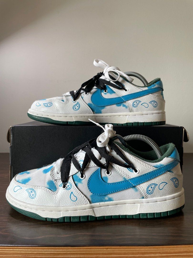 Nike Dunk Low SE paisley bandana pattern (Category: Sneakers) located in Davao. Submitted by RHThriftShop (Listing ID 1429958896, Image 3). Description: Nike Dunk Low SE paisley bandana pattern US 8 / EUR 41 / 26 cm 9.5/10 899 + sf.