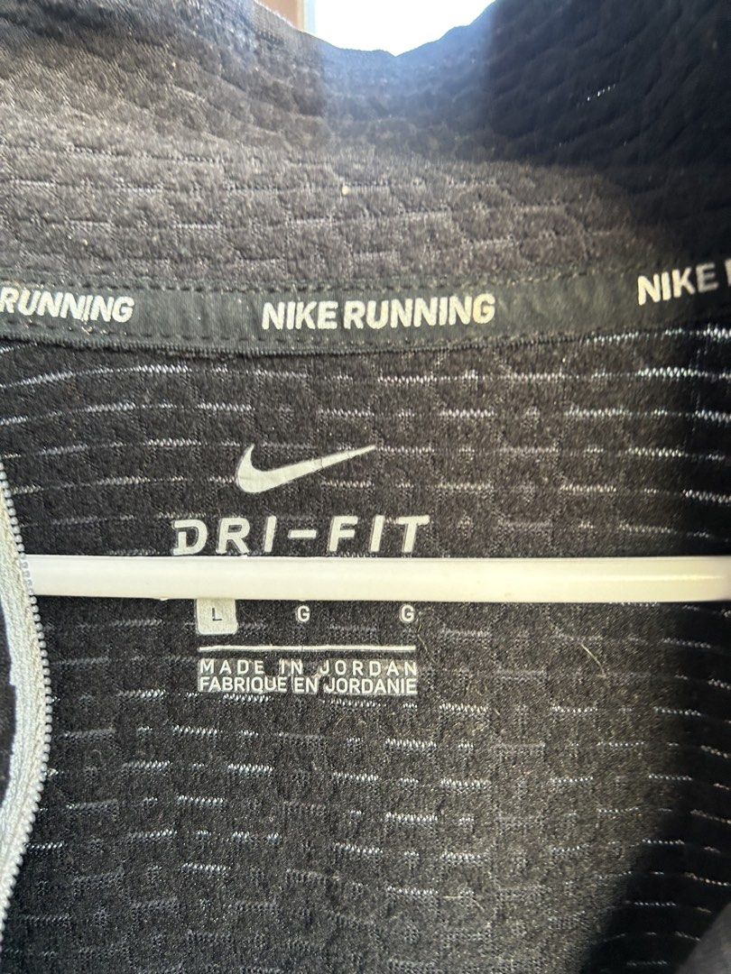 Nike Fleece Quarter Zip Running Jacket (Category: Activewear) located in Taguig. Submitted by pre.loooved.co (Listing ID 1429935877, Image 2). Description: Rfs: Decluttering Color: 9/10 Shipping will be shouldered by the buyer Message me for more photos of the item Last price posted unless you buy more items .