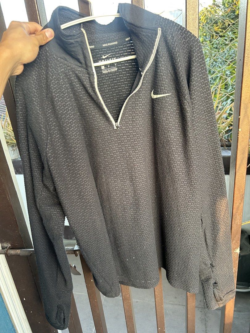 Nike Fleece Quarter Zip Running Jacket (Category: Activewear) located in Taguig. Submitted by pre.loooved.co (Listing ID 1429935877, Image 1). Description: Rfs: Decluttering Color: 9/10 Shipping will be shouldered by the buyer Message me for more photos of the item Last price posted unless you buy more items .