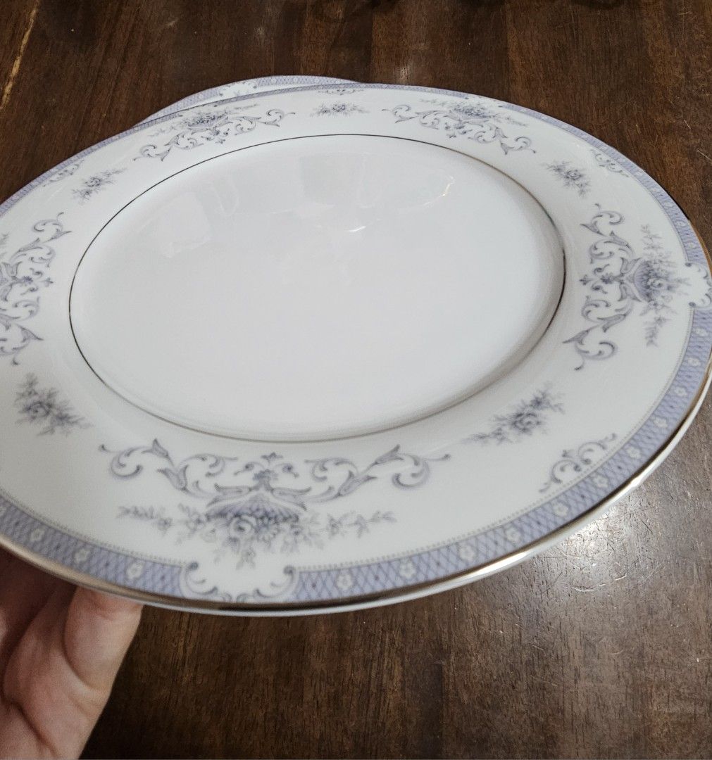 SALE❗NORITAKE Ashby - Dinner Plates - Per piece (Category: Dinnerware & Cutlery) located in Quezon City. Submitted by senyoramaria (Listing ID 1429952915, Image 2). Description: Noritake Ashby Dinner Plates 10.4 inches in diameter Silver lining intact With minimal scratches Php600 each❗ 5 pcs available.