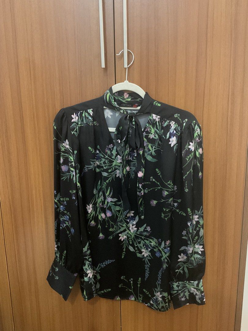 P100 - P500 TOPS FOR SALE (Category: Blouses) located in Rizal. Submitted by mindanicakes (Listing ID 1429950094, Image 2). Description: 1 - Zara semi crop top size M| P350 2 - SM Woman silk top size M| P200 3 - Blue knitted jacket size M | P150 4 - Light green linen button down shirt size M-L | P100 5 - Cream boxy semi crop top size M-L | P100 6 - ForMe green half sleeve top size M | P200 7 - Light green silk button down shirt size L | P100 8 - 