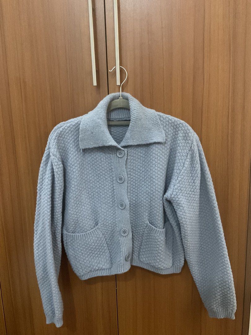 P100 - P500 TOPS FOR SALE (Category: Blouses) located in Rizal. Submitted by mindanicakes (Listing ID 1429950094, Image 3). Description: 1 - Zara semi crop top size M| P350 2 - SM Woman silk top size M| P200 3 - Blue knitted jacket size M | P150 4 - Light green linen button down shirt size M-L | P100 5 - Cream boxy semi crop top size M-L | P100 6 - ForMe green half sleeve top size M | P200 7 - Light green silk button down shirt size L | P100 8 - 
