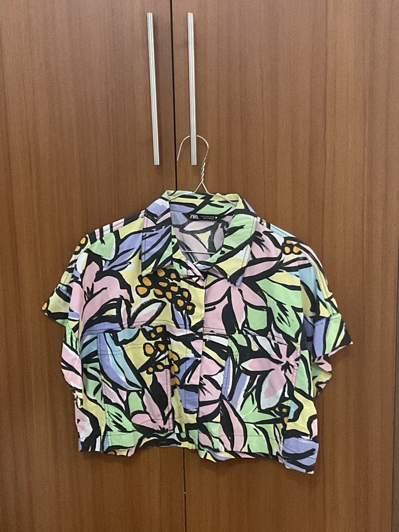 P100 - P500 TOPS FOR SALE (Category: Blouses) located in Rizal. Submitted by mindanicakes (Listing ID 1429950094, Image 1). Description: 1 - Zara semi crop top size M| P350 2 - SM Woman silk top size M| P200 3 - Blue knitted jacket size M | P150 4 - Light green linen button down shirt size M-L | P100 5 - Cream boxy semi crop top size M-L | P100 6 - ForMe green half sleeve top size M | P200 7 - Light green silk button down shirt size L | P100 8 - 