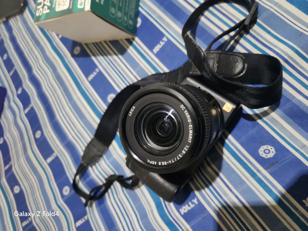 Panasonic Lumix Camera with Leica Lens (Category: Cameras) located in Manila. Submitted by bright_robert (Listing ID 1429994569, Image 2). Description: Ang Panasonic Lumix DMC-FZ50 ay isang digital camera (bridge camera) — ibig sabihin parang DSLR ang itsura at controls, pero fixed lens lang (hindi napapalitan ang lente). 📸 Type: Bridge camera (superzoom) 🎯 Para sa: beginner hanggang hobby photography 🔥 Main features 📷 10.1 megapixels � DPRev