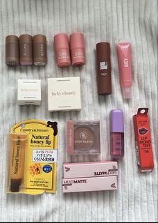 (Category: ) located in . Submitted by cuteeebunnies27 (Listing ID 1429893044, Image 1). Description: .