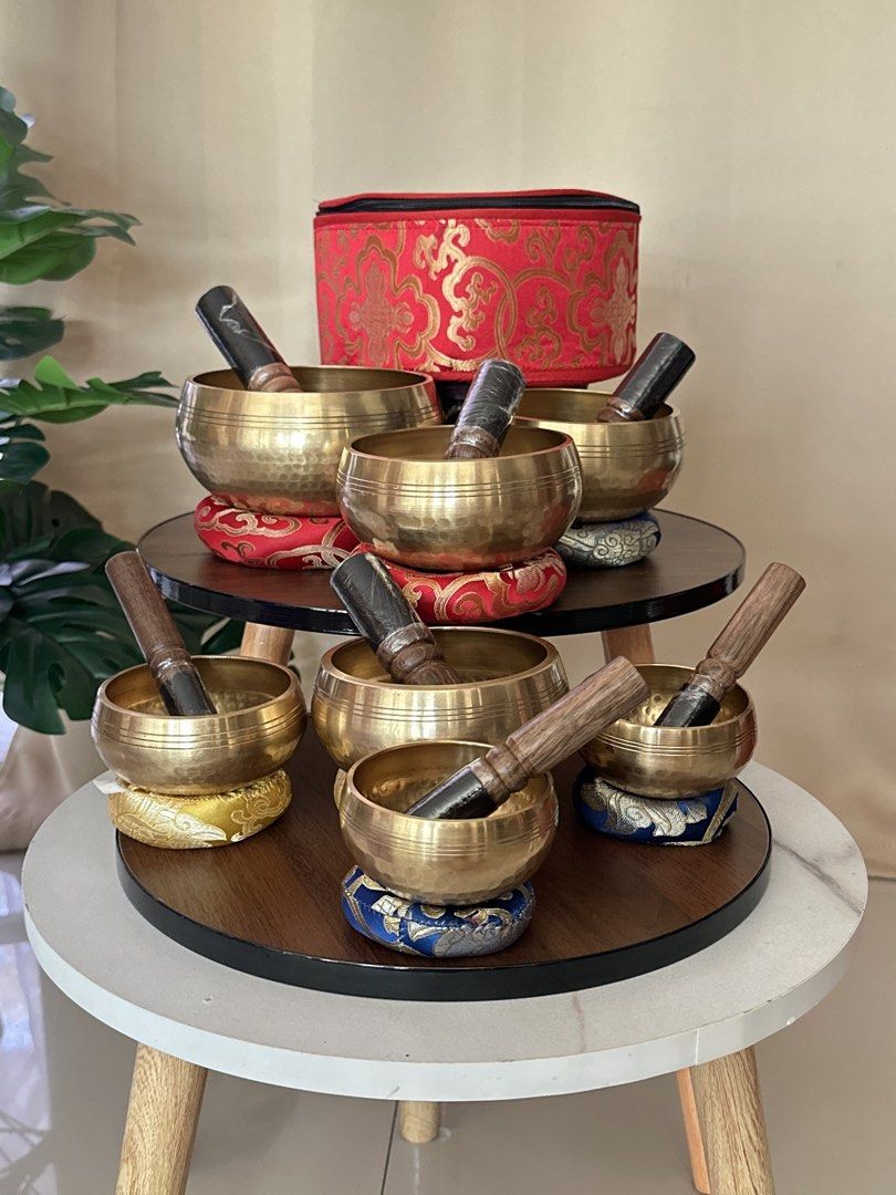PRE-ORDER 1 SET Singing Bowl - All New! (Category: Religious Items) located in Mexico. Submitted by amidalajewelryandartifacts (Listing ID 1429881316, Image 2). Description: ✨ PREORDER ITEM ✨ 🕉️ 7 Chakra Singing Bowl Set 🕉️ Experience balance and healing with this beautiful 7 Chakra Singing Bowl Set — perfect for meditation, energy work, and spiritual practice. 💫 📦 Inclusions: • 7 Singing Bowls (Chakra Set) • Mallet • Cushion • Carrying Bag �