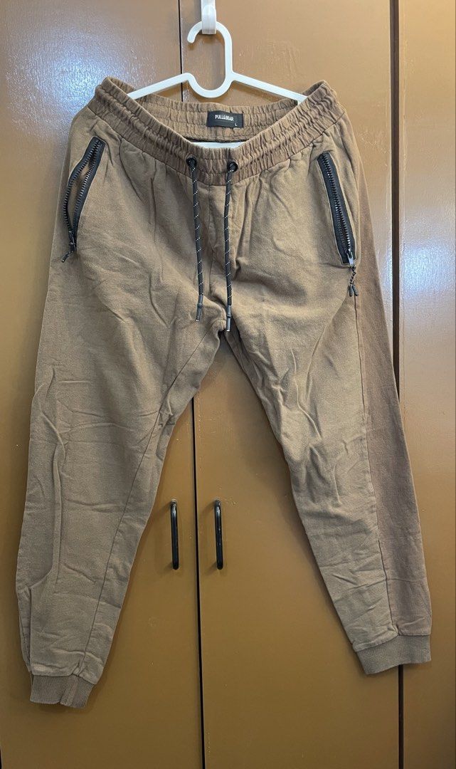 Pull&Bear Jogger Pants - Brown - Size L (Category: Joggers) located in Quezon City. Submitted by mrslim91 (Listing ID 1429857819, Image 1). Description: Great for dancing RFS: Decluttering Note to buyers: We’ve been victims to scam purchases in this platform. To avoid that happening again, we will do the booking ourselves. Payment first via GCash. NO CASH FROM DELIVERY DRIVERS WILL BE ACCEPTED. Thanks for your cooperation. .