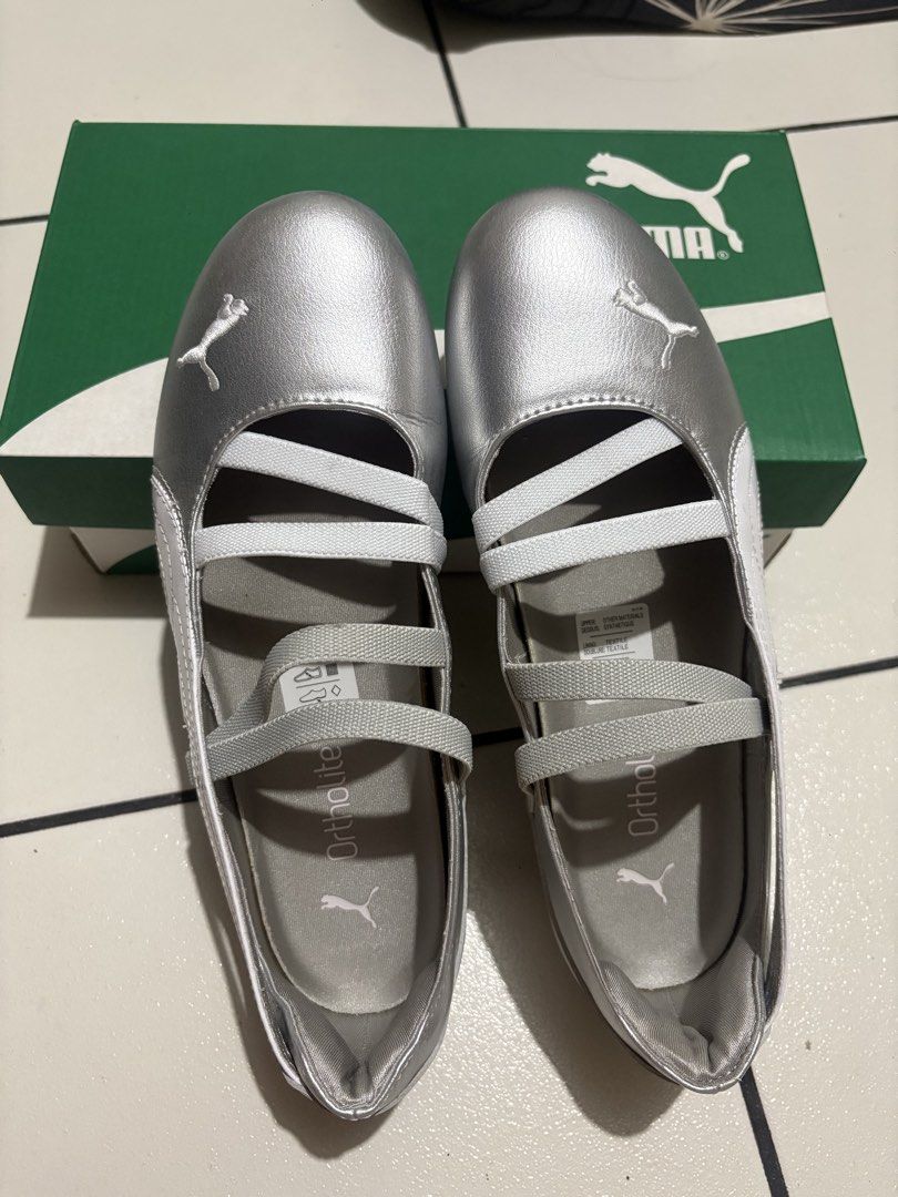 Puma Speedcat Ballet Metallic Wns (Category: Sneakers) located in Bayawan. Submitted by itsmeyuri (Listing ID 1429939494, Image 3). Description: Selling my NBU PUMA Speedcat Ballet Metallic Shoes 5,000 -Size: UK 4.5 /EUR 37.5 / US 7 / CM 23.5 - Authentic - With Original Box and Paper Bag - Bought from Puma Rfs. Medyo maluwag sya lost its physical receipt kaya hindi mapa change sa store :(( MOP: Gcash/BDO 📍Bacolod City.