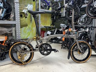 （分類：）位於 。 由 bikezone88hk 提交（商品編號 1429973089，圖片 1）。簡介： 。