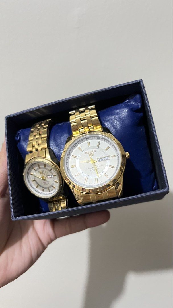 SALE Seiko 5 Automatic Gold Couple Set (Category: Women's Watches) located in Manila. Submitted by acbefgh (Listing ID 1429865385, Image 3). Description: Faded ba both since natambak lang. Wala na din battery. Selling both for a cheap price nalang. .