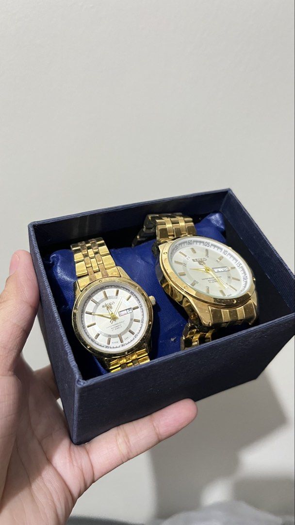 SALE Seiko 5 Automatic Gold Couple Set (Category: Women's Watches) located in Manila. Submitted by acbefgh (Listing ID 1429865385, Image 2). Description: Faded ba both since natambak lang. Wala na din battery. Selling both for a cheap price nalang. .