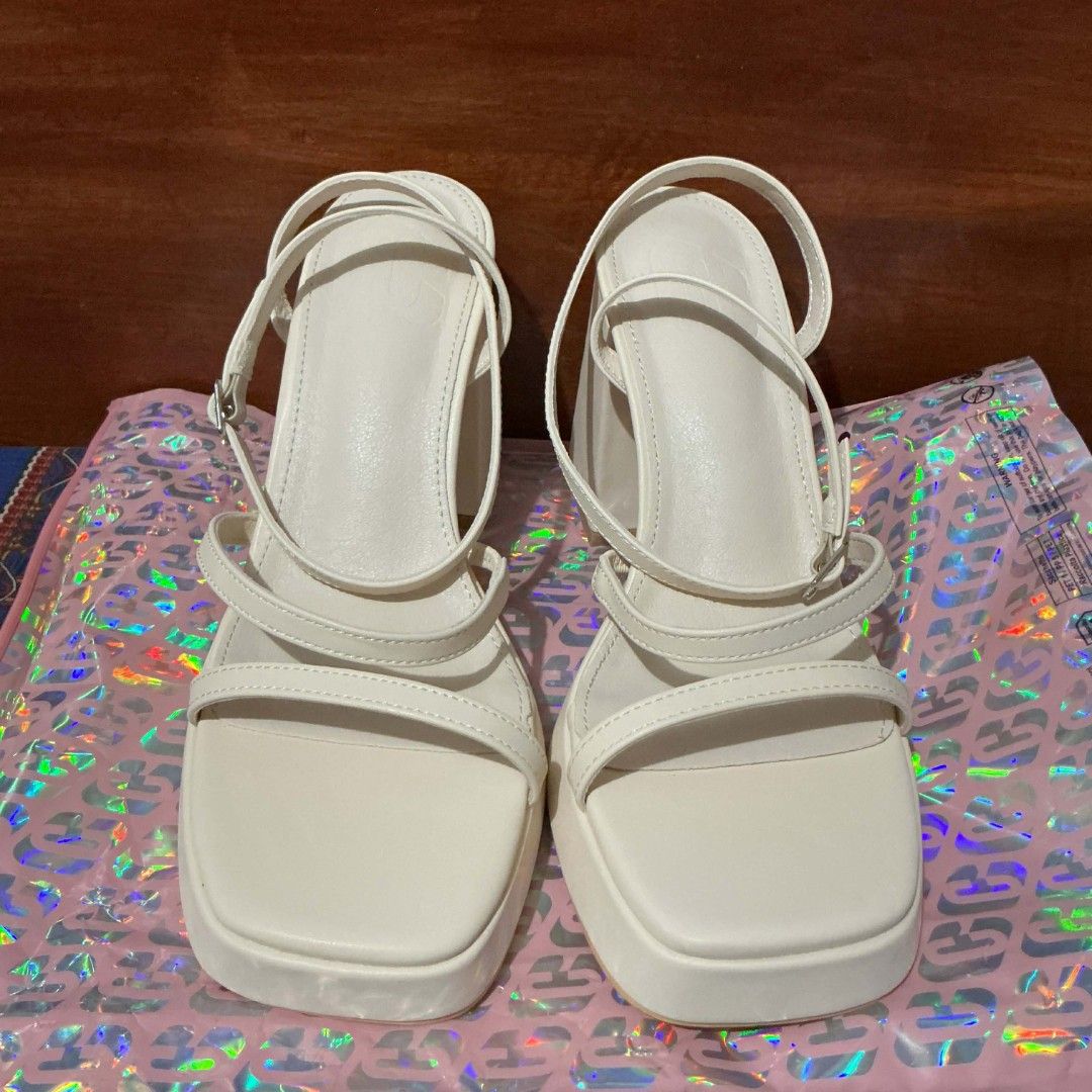 SHEIN CUCCOO Striped Block High Heels (Category: Heels) located in San Carlos. Submitted by anjdeclutter (Listing ID 1429945238, Image 3). Description: For sale SHEIN CUCCOO Striped Block High Heels 💰 Selling for 500 pesos only! brand new, kakadating lang kanina. pass po. sa lowball. 🥲 color: apricot size: 10/40 heel height: 3.7 inches rfs: ordered wrong size PM ME! open for shipping..