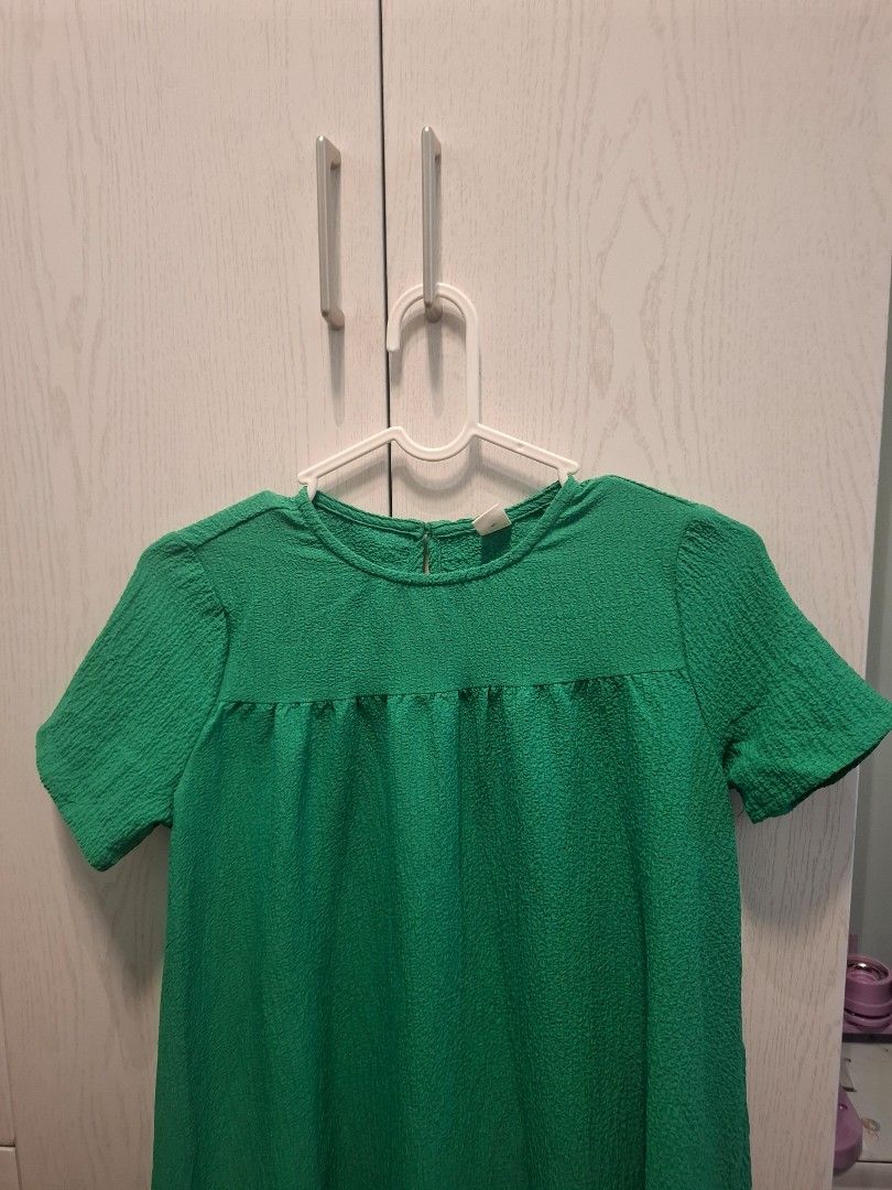 Shein Green Dress - Size 9Y (Category: Babies & Kids Fashion) located in Makati City. Submitted by chyna527 (Listing ID 1429885611, Image 2). Description: size 9.