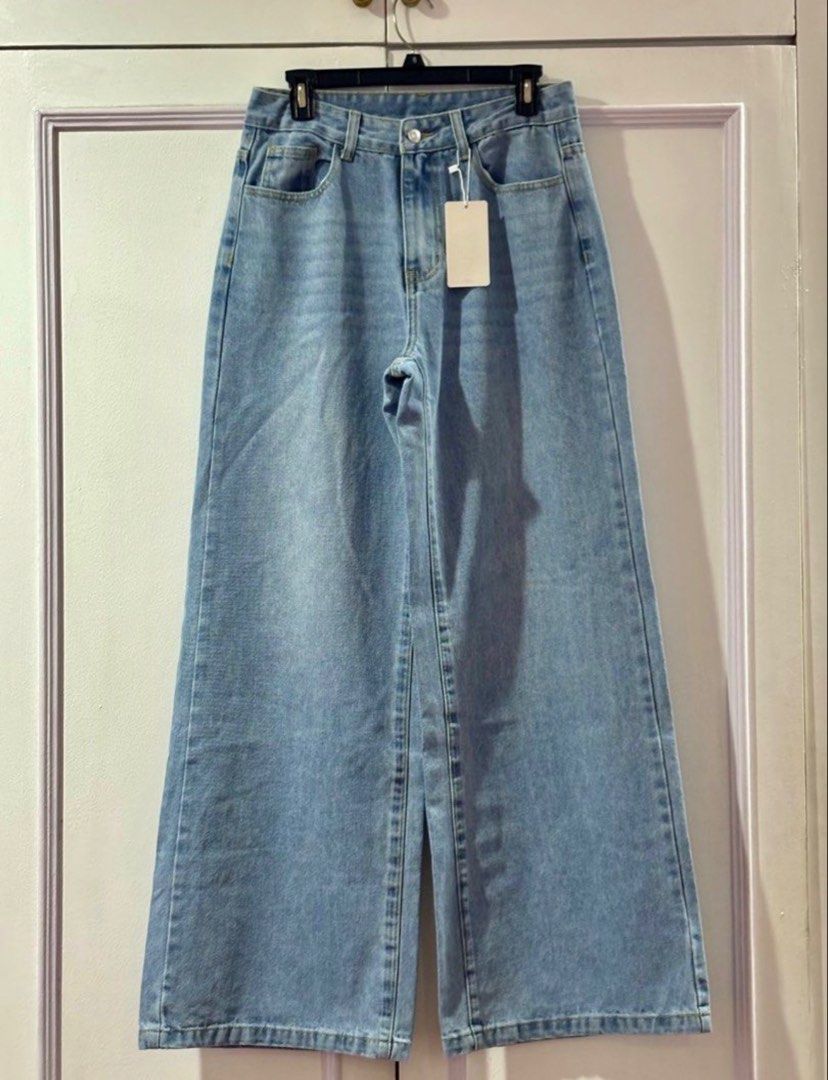 SHEIN MUSERA Wide Leg Jeans Size 25 (Category: Jeans) located in Manila. Submitted by jngrc (Listing ID 1429958482, Image 1). Description: Size 25.