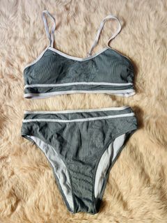 (Category: ) located in . Submitted by pearldeclutters (Listing ID 1429947379, Image 1). Description: .