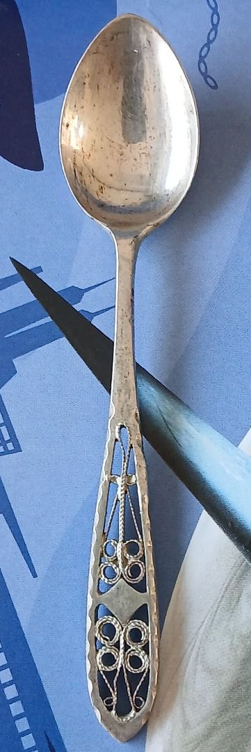 Silver Teaspoon - Filigree Pierced Handle (6 Pieces) (Category: Dinnerware & Cutlery) located in Quezon City. Submitted by allaboutcollectibles (Listing ID 1429868083, Image 3). Description: What you see is what you get Weight: 14.6 g (1 piece) 14.7 g (1 piece) 15.2 g (2 pieces) 15.8 g (1 piece) 16.3 g (1 piece) Total weight: 92 grams Probably Hand Made Thank you for visiting my store..