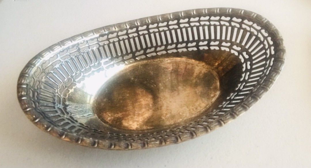 SILVERWARE silverplated silver plate dish bowl MC HOME SILVER SILVERWARE (Category: Other Kitchenware & Tableware) located in Muntinlupa City. Submitted by rohanna1007 (Listing ID 1429885342, Image 2). Description: SILVERWARE silverplated silver plate dish bowl MC HOME SILVER SILVERWARE CONDITION: Like new Just displayed but needs cleaning due to normal and expected tarnish. BRAND and AUTHENTICITY: No brand Authentic silver plated with marks NEGO