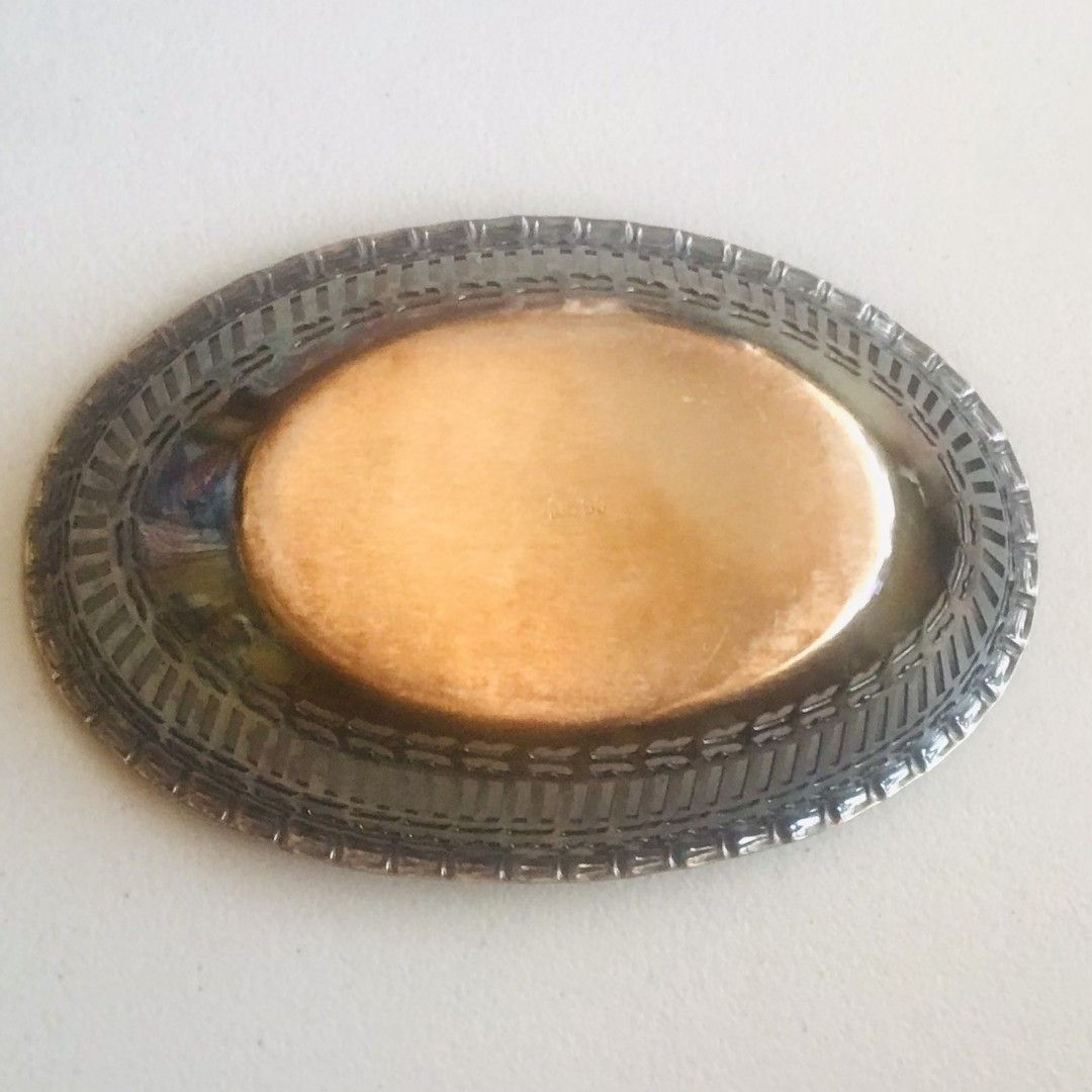 SILVERWARE silverplated silver plate dish bowl MC HOME SILVER SILVERWARE (Category: Other Kitchenware & Tableware) located in Muntinlupa City. Submitted by rohanna1007 (Listing ID 1429885342, Image 3). Description: SILVERWARE silverplated silver plate dish bowl MC HOME SILVER SILVERWARE CONDITION: Like new Just displayed but needs cleaning due to normal and expected tarnish. BRAND and AUTHENTICITY: No brand Authentic silver plated with marks NEGO