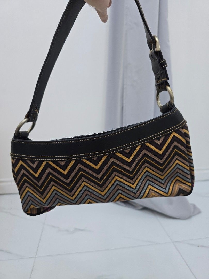 Sport Missoni Shoulder Bag (Category: Shoulder Bags) located in Las Pinas. Submitted by vanpru (Listing ID 1430007039, Image 2). Description: Missoni sport shoulder bag Minimal signs of use .