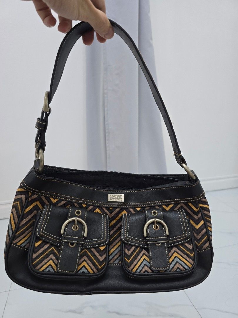 Sport Missoni Shoulder Bag (Category: Shoulder Bags) located in Las Pinas. Submitted by vanpru (Listing ID 1430007039, Image 1). Description: Missoni sport shoulder bag Minimal signs of use .