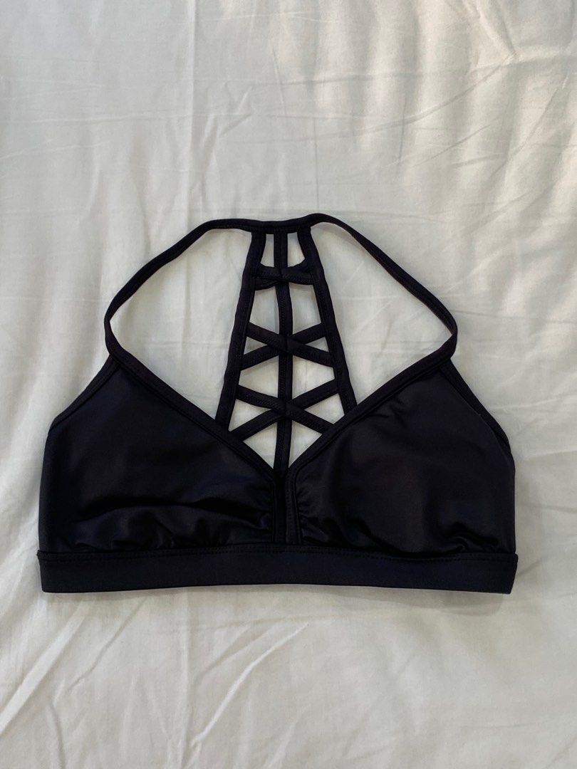Sports Bras (Category: Activewear) located in Manila. Submitted by declutteREN (Listing ID 1429926858, Image 2). Description: XS-S .
