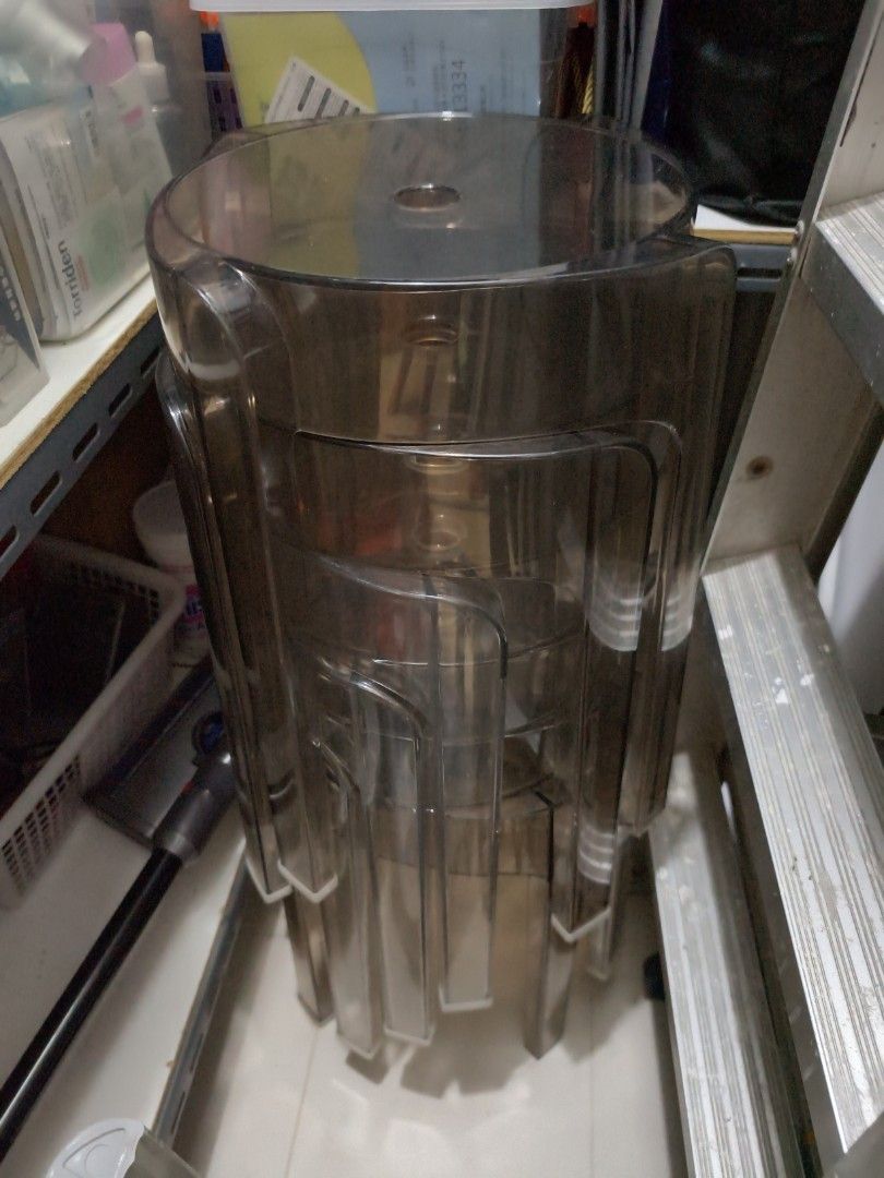 Stackable Clear Plastic Chairs (Category: Chairs) located in Singapore. Submitted by epicfind (Listing ID 1429988359, Image 1). Description: 6 stackable stool $10 each.