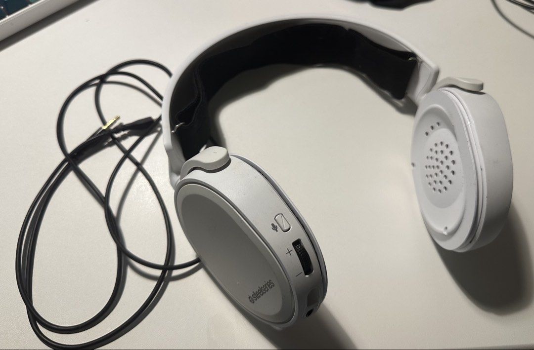 SteelSeries Arctis 3 White (no ear pads)