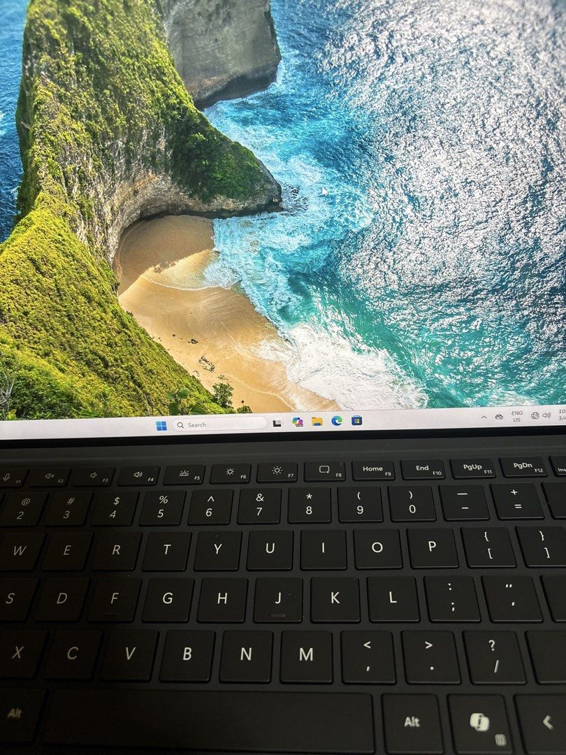Surface pro 9 i5 8gb ram 256 ssd  with keyboard420563086004070401