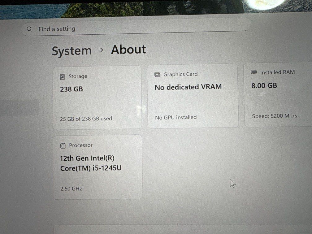 Surface pro 9 i5 8gb ram 256 ssd  with keyboard420563086004070400