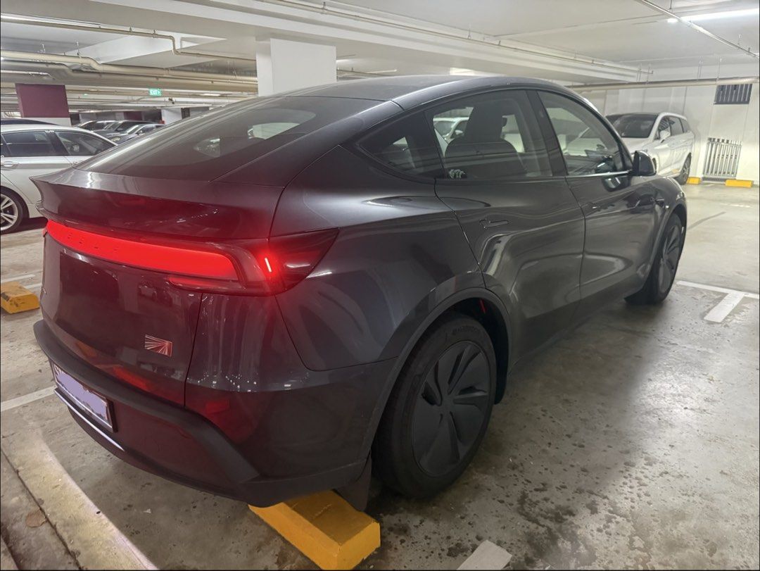 Tesla Model Y Long Range AWD - Launch Series Auto (Category: Used Cars) located in Singapore. Submitted by varchar30 (Listing ID 1429864626, Image 3). Description: Launch Series All wheel drive Long Range Acceleration boost - 4.2s (0-100) 16-speaker premium audio (15 + 1 subwoofer) Stealth Grey paint Full body PPF .
