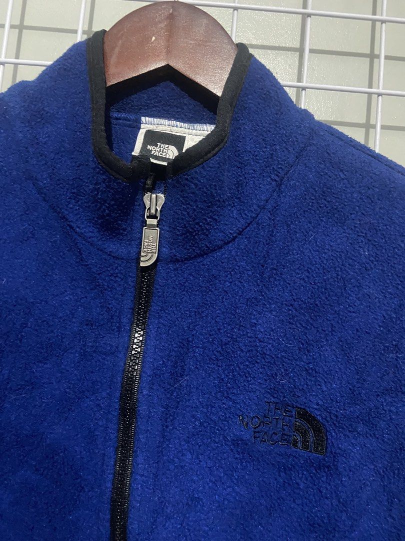 The northface fleece vest (Category: Vests) located in San Pedro. Submitted by Laguna_plug (Listing ID 1429989569, Image 3). Description: The northface vest 21x25 500.