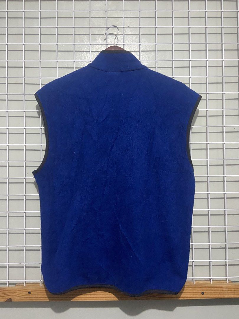 The northface fleece vest (Category: Vests) located in San Pedro. Submitted by Laguna_plug (Listing ID 1429989569, Image 2). Description: The northface vest 21x25 500.