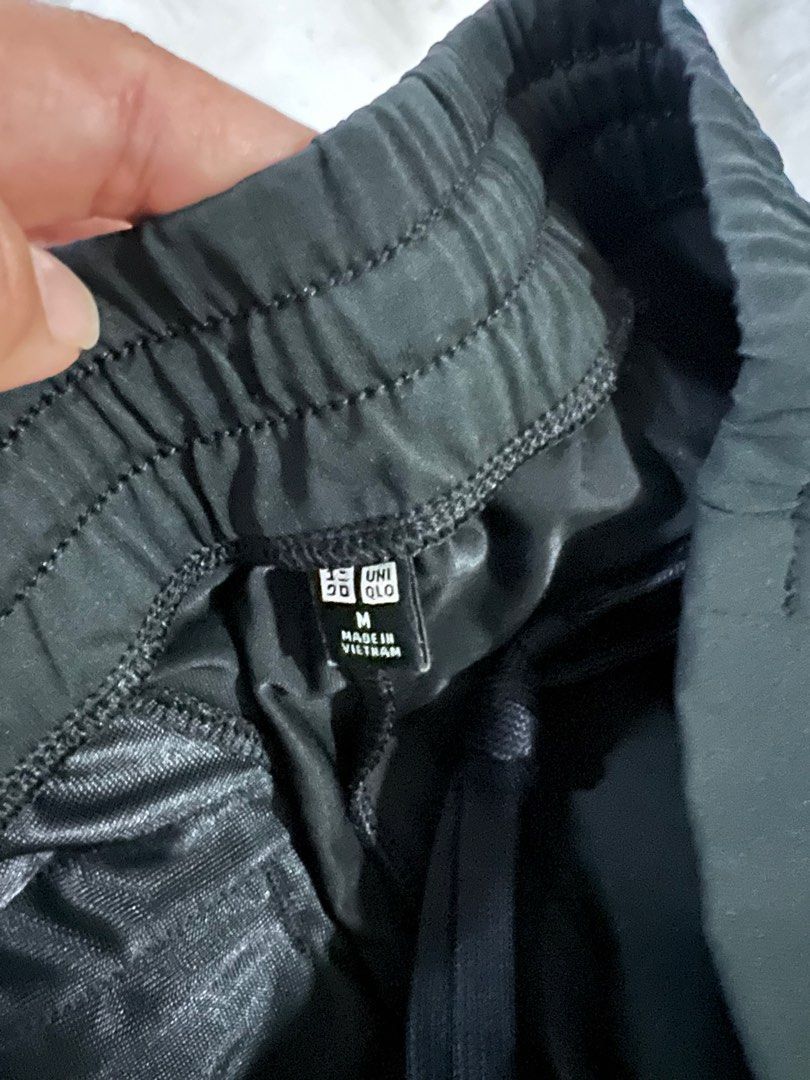 Uniqlo Joggers (Category: Joggers) located in Paranaque City. Submitted by arkingls (Listing ID 1429885454, Image 3). Description: Used once.