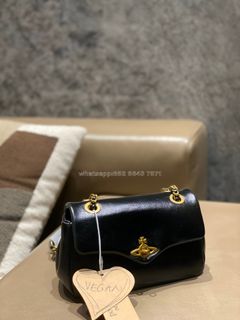 🎀 Vivienne Westwood （順豐包郵） 收藏品 3
