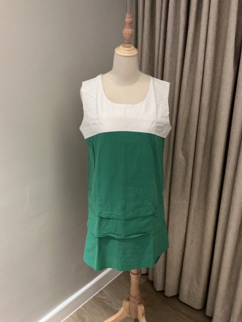 White Green Sleeveless Mini Dress (Category: Dresses) located in Quezon City. Submitted by maf90 (Listing ID 1429994515, Image 1). Description: Fits M-L Cute Green Dress.