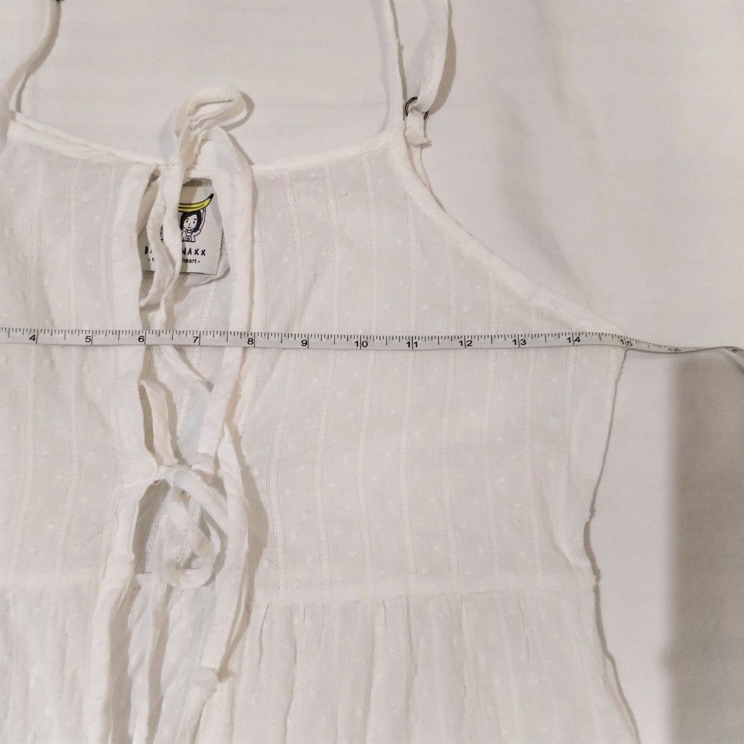 White Sleeveless Top (Category: Sleeveless) located in San Fernando. Submitted by decluttrwithella (Listing ID 1429911781, Image 3). Description: Negotiable! Size: XS/S/M, measurements are shown in the photos (inches) Color: White🤍 Condition: No flaws!👌 PLS READ👇 - Accepting payments thru Gcash - Shipping thru J&T - No when worn photos unless uploaded - Serious buyers only! No cancellations, refunds, or exchange of items.