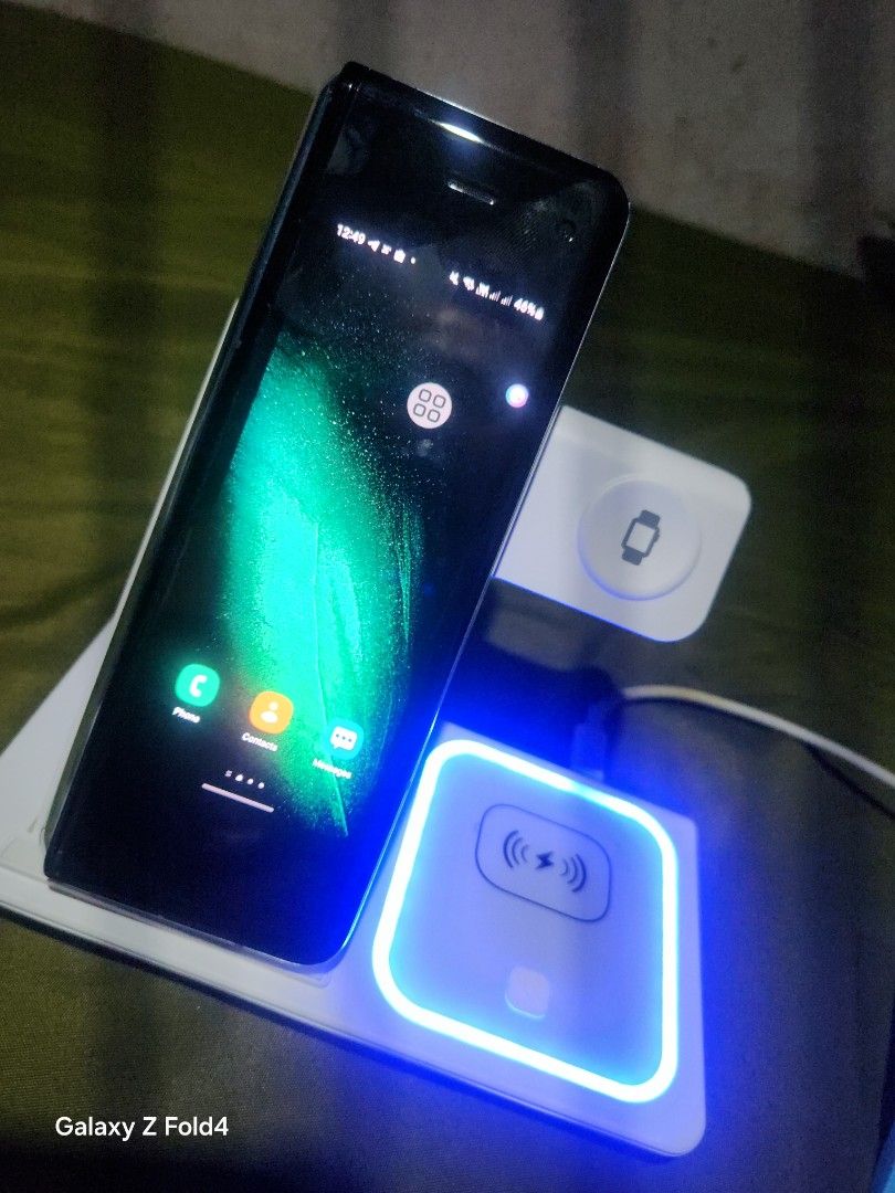 Wireless charger 3 in 1 (Category: Other Gadgets) located in Manila. Submitted by bright_robert (Listing ID 1430005318, Image 2). Description: good as new no issues with Type C wire Pwede sa smart phone smart watch at sa mga ear buds na wireless ty.