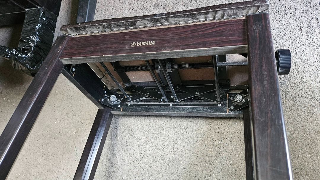 Yamaha Clavinova CLP-560 Digital Piano (Category: Musical Instruments) located in Sablan. Submitted by gongonshelley12 (Listing ID 1429946019, Image 3). Description: YAMAHA CLAVINOVA DIGITAL PIANO WITH ADJUSTABLE CUSHIONED BENCH ✔️JAPAN SURPLUS ✔️IN EXCELLENT CONDITION, FULLY FUNCTIONAL. ✔️DIFFERENT INSTRUMENT TONES TO SELECT: PIANO, ORGANS, STRINGS, HARPSICHORD, ETC. ✔️MAY KASAMA PO ITONG ELEGANT AT HEAVY DUTY NA HEIGHT-ADJUSTABLE BENCH (CHAIR) 