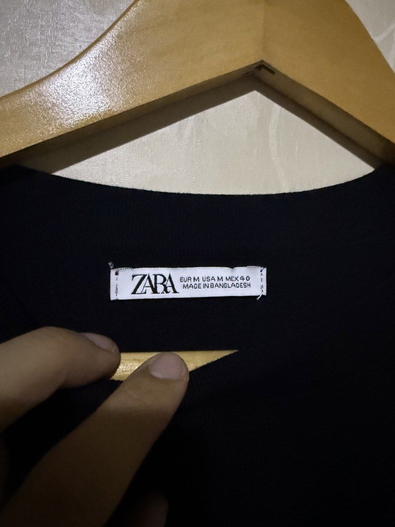 ZARA CREWNECK LONGSLEEVE SWEATER (Category: Tshirts & Polo Shirts ) located in Quezon City. Submitted by 999bodega (Listing ID 1429871986, Image 3). Description: MALL BOUGHT USED TWICE.